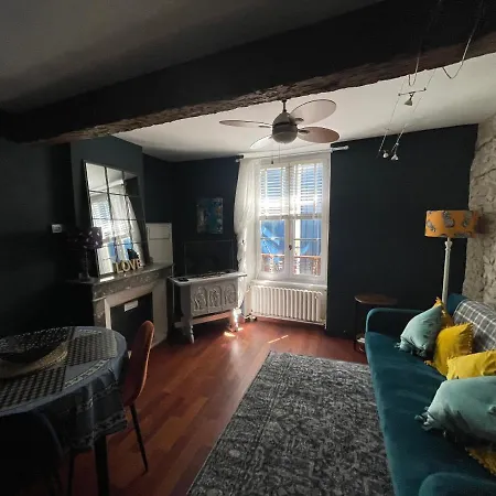 Holiday home La Maison Des Chapeliers *